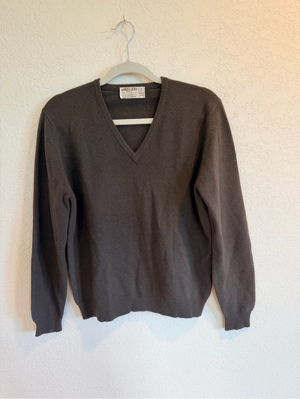 (SHELL) Vintage Women’s Cashmere V-Neck Sweater in Dark Brown